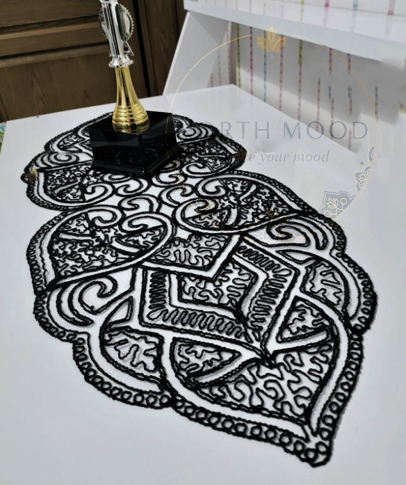 Table Runner N15