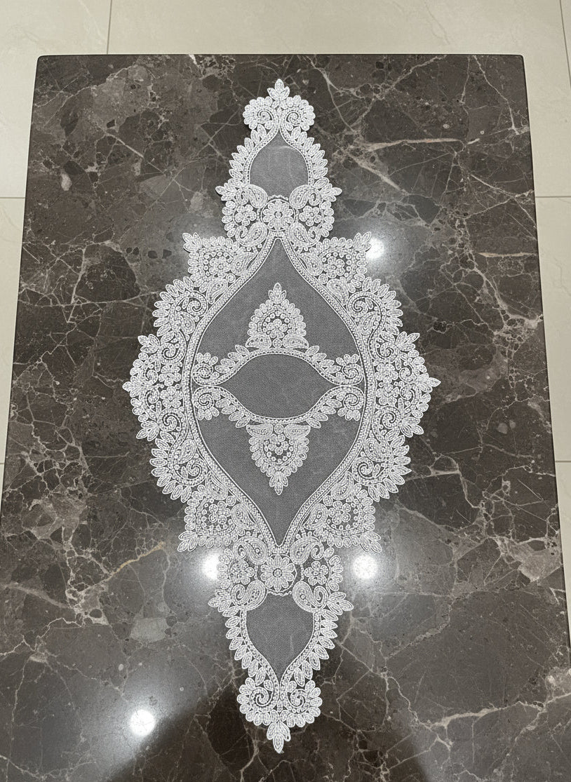 Table Runner N17