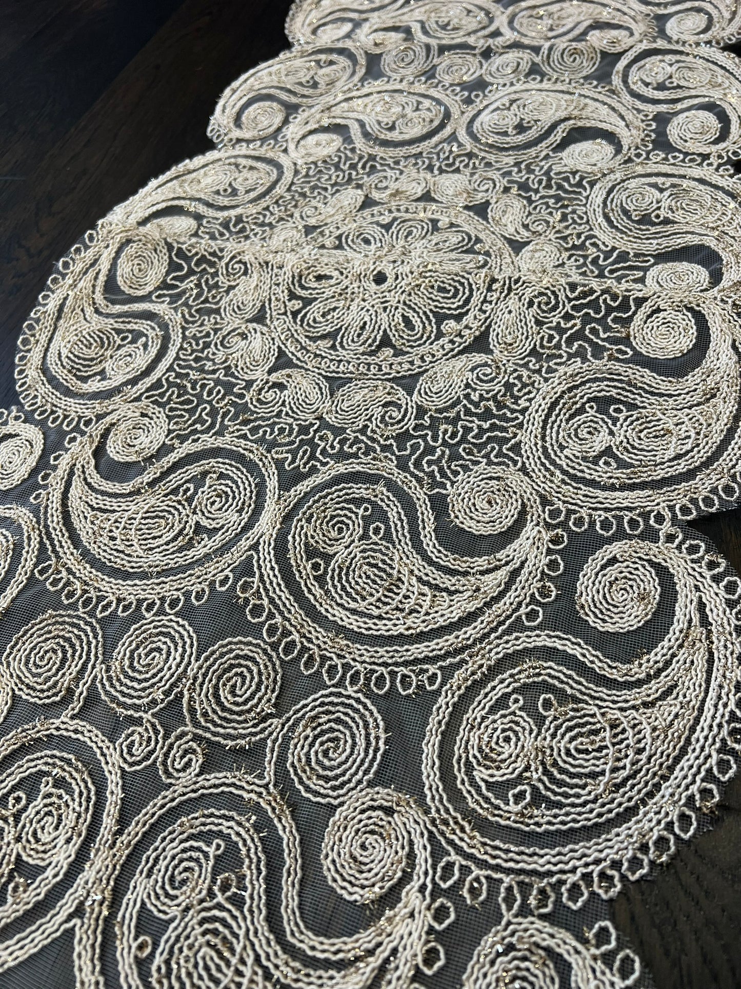 Table Runner N13