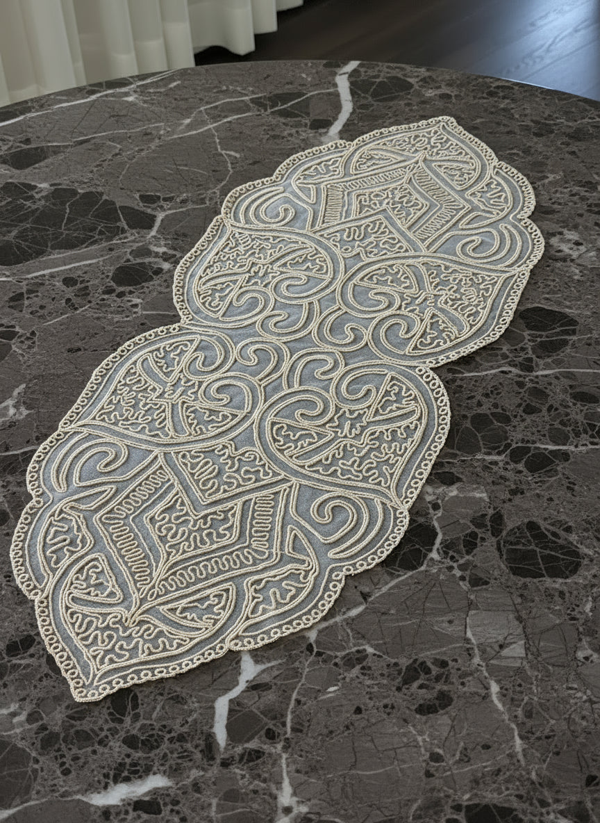 Table Runner N15