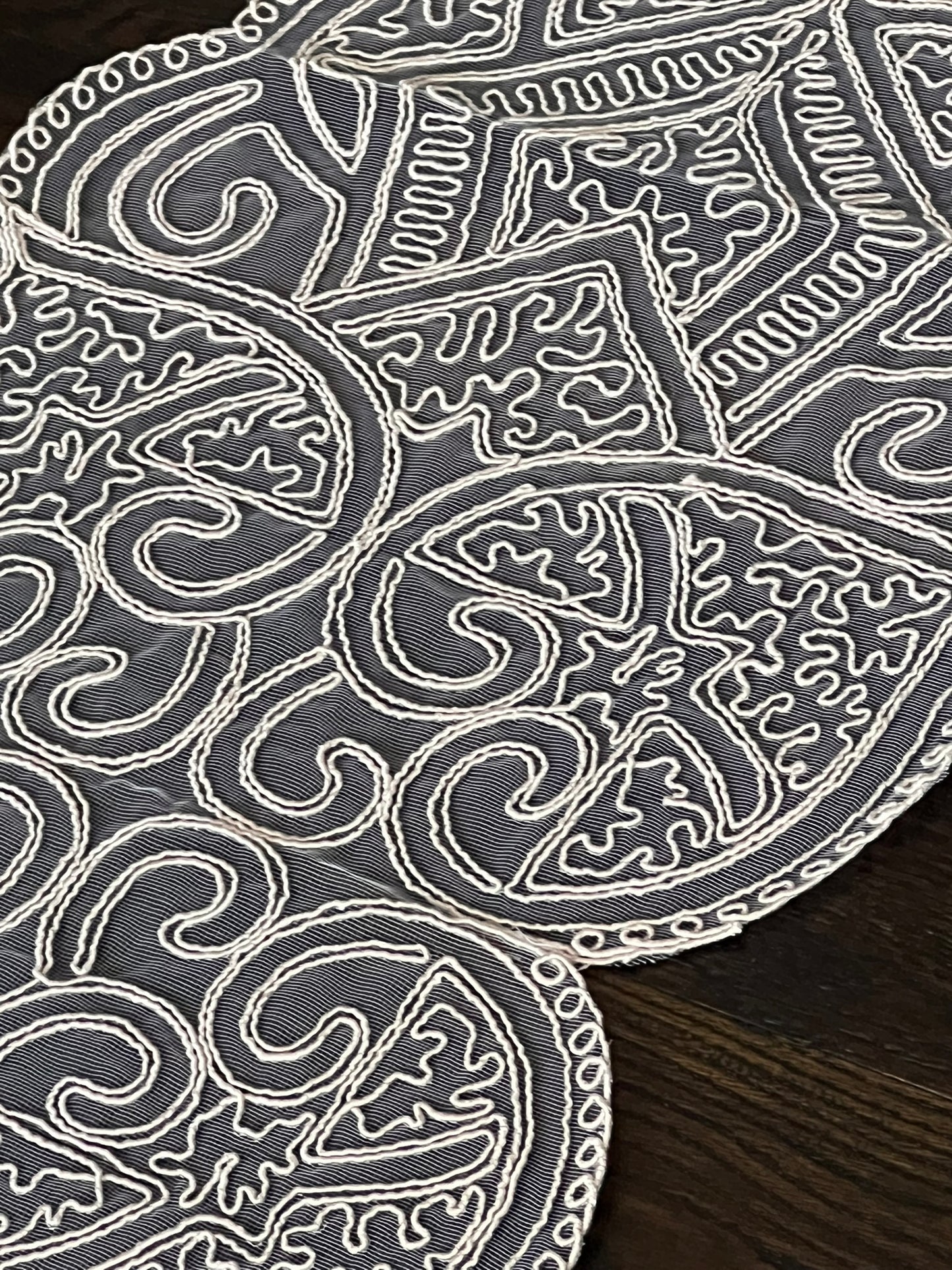 Table Runner N15