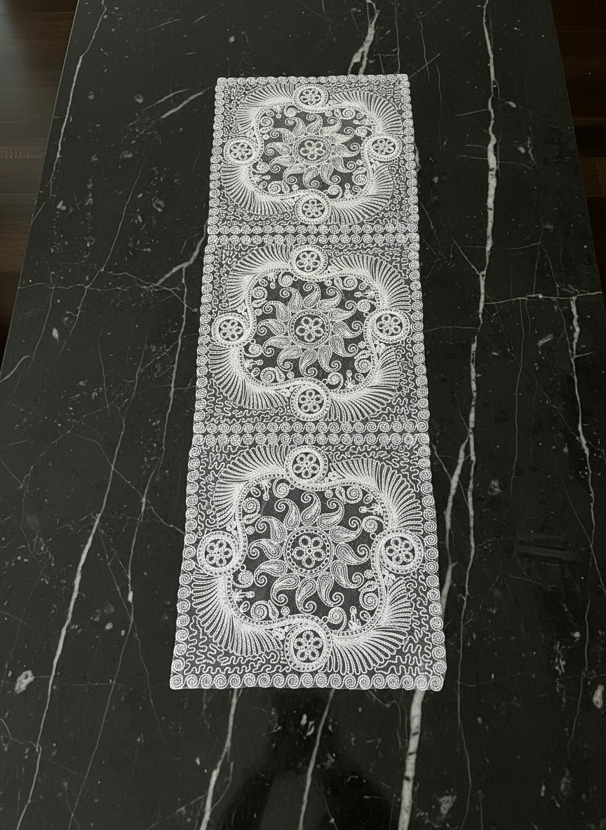 Table Runner N10