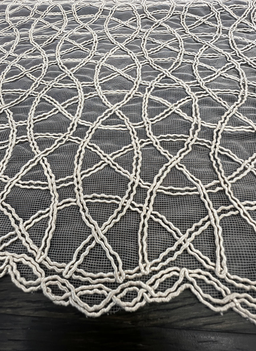 Table Runner C14